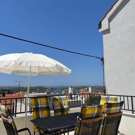 Apartment Simaris - Spacious With Terrace And Sea View Šibenik Eksteriør bilde