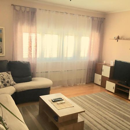 Apartment Simaris - Spacious With Terrace And Sea View Šibenik Eksteriør bilde