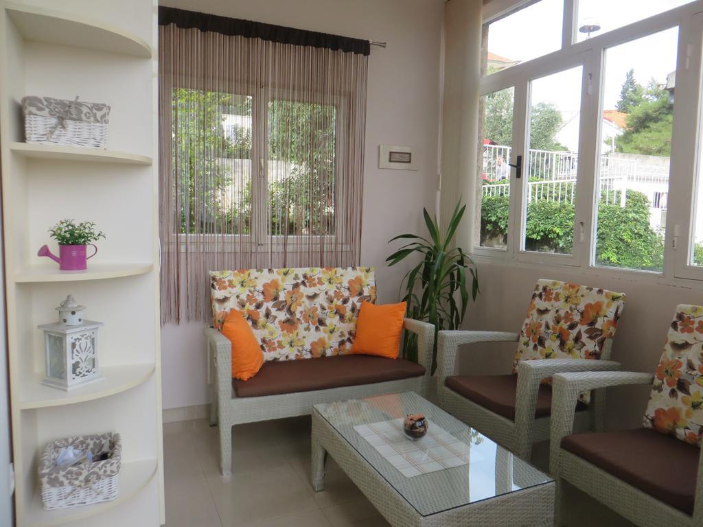 Apartment Simaris - Spacious With Terrace And Sea View Šibenik Eksteriør bilde