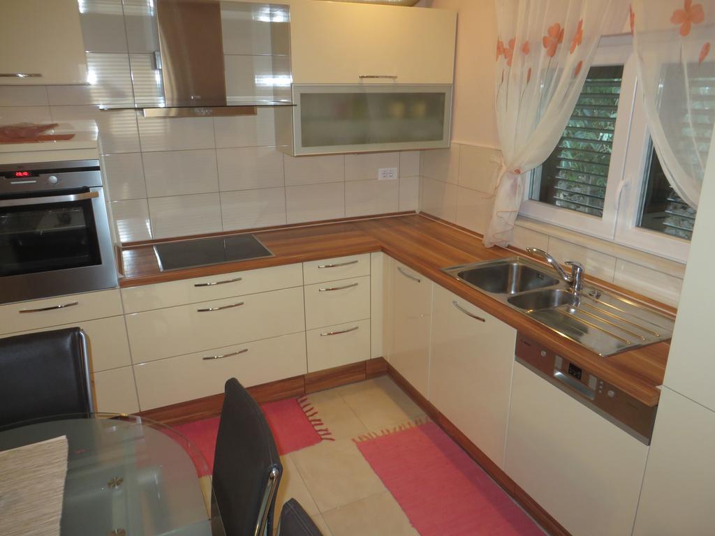 Apartment Simaris - Spacious With Terrace And Sea View Šibenik Eksteriør bilde