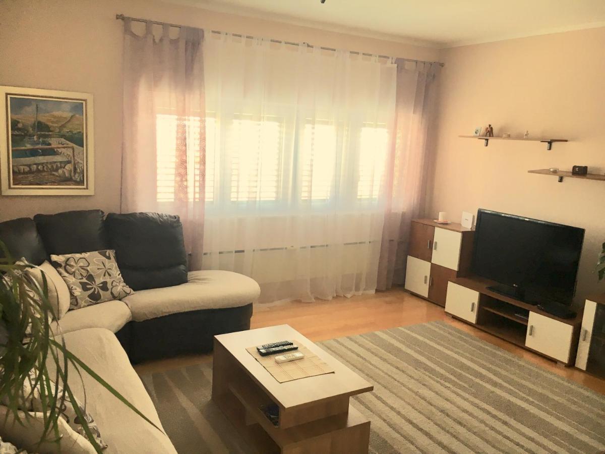 Apartment Simaris - Spacious With Terrace And Sea View Šibenik Eksteriør bilde